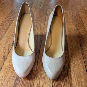 Classic Women's Nude Pointed-Toe Pumps